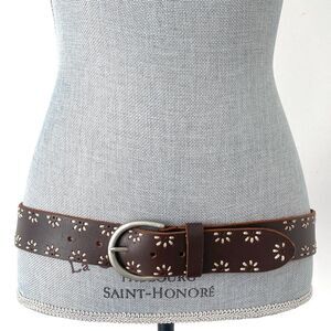 Brown Leather Floral Embroidered Silver Buckle Belt 32” W Boho Western Cottage